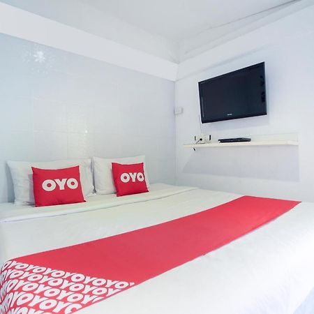 Oyo 1054 Phuket Backpacker Hostel Extérieur photo