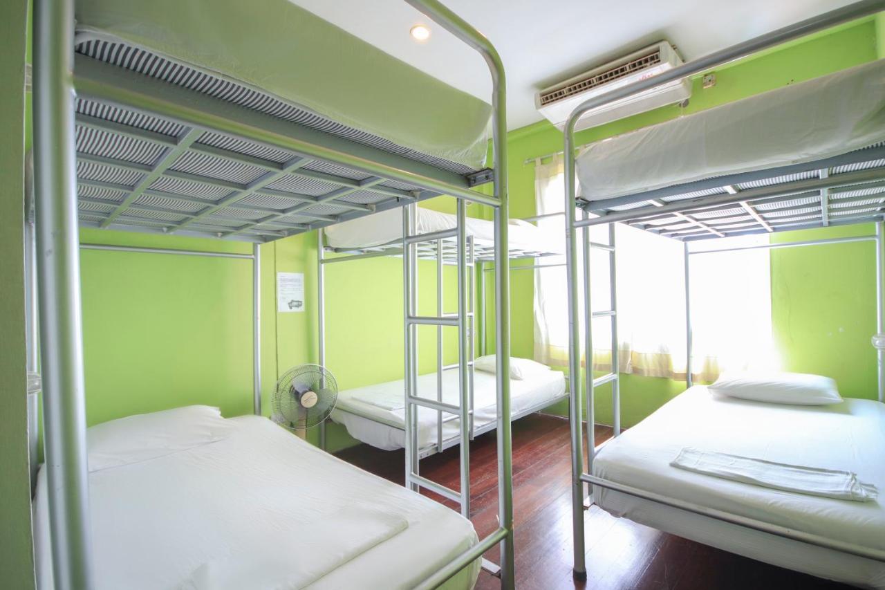 Oyo 1054 Phuket Backpacker Hostel Extérieur photo