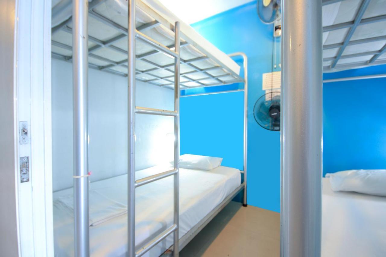 Oyo 1054 Phuket Backpacker Hostel Extérieur photo