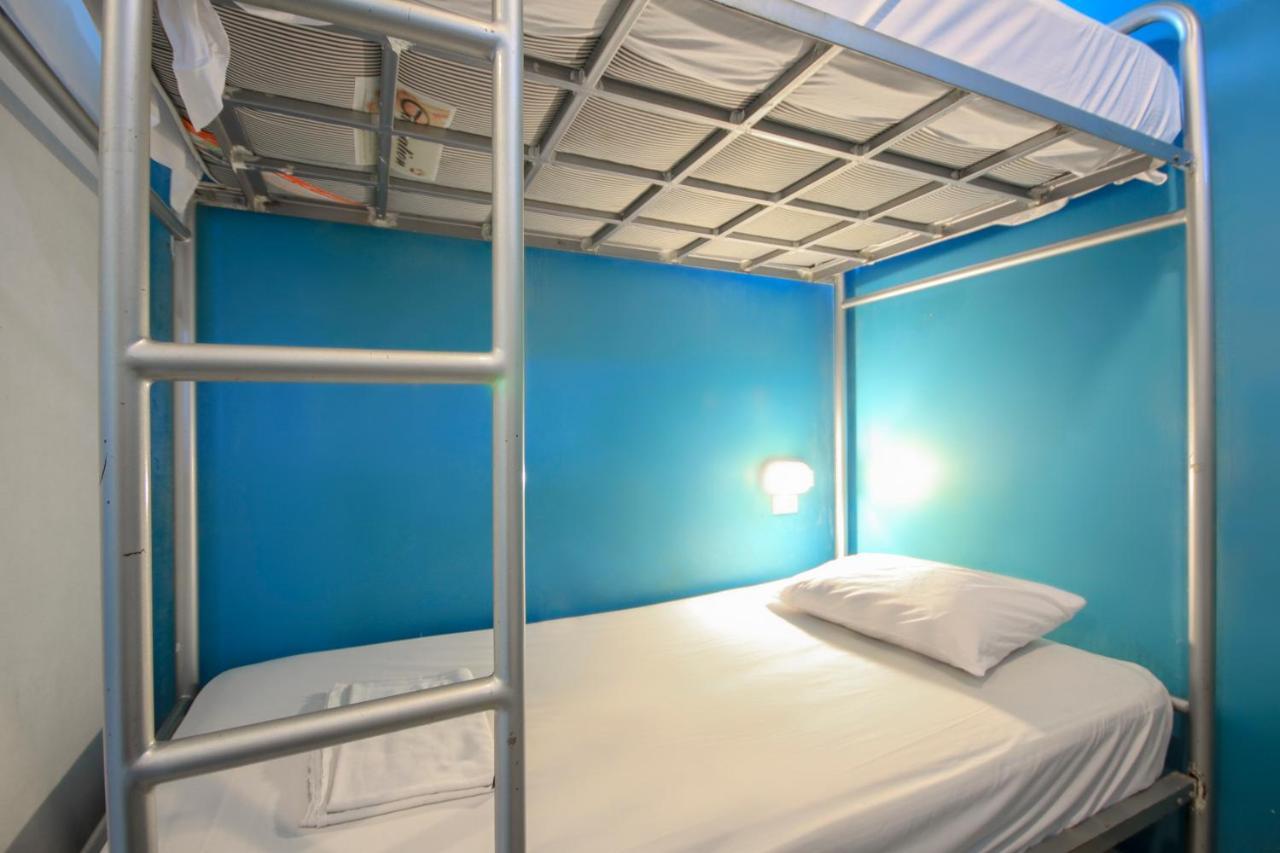 Oyo 1054 Phuket Backpacker Hostel Extérieur photo
