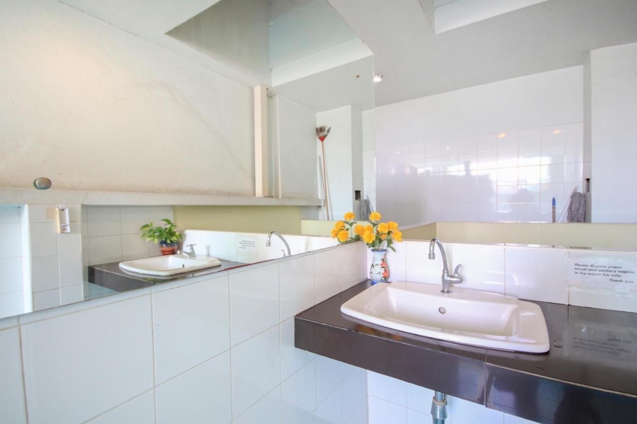 Oyo 1054 Phuket Backpacker Hostel Chambre photo