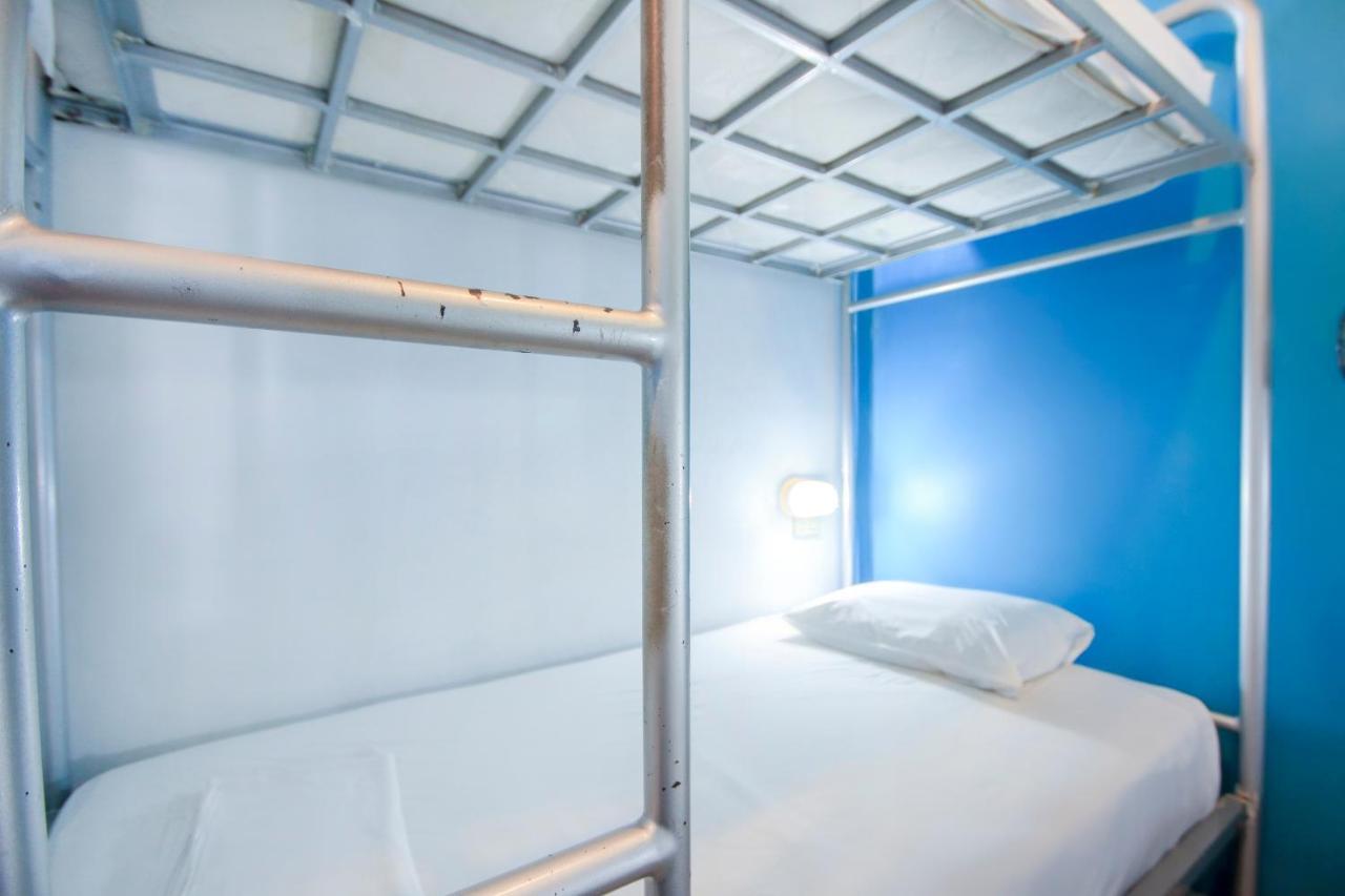 Oyo 1054 Phuket Backpacker Hostel Extérieur photo