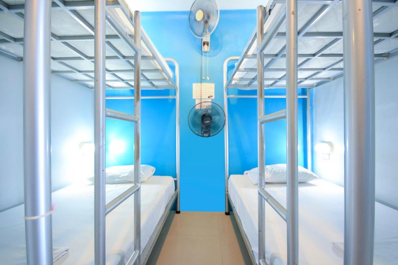 Oyo 1054 Phuket Backpacker Hostel Extérieur photo