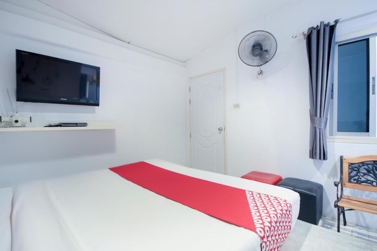 Oyo 1054 Phuket Backpacker Hostel Extérieur photo