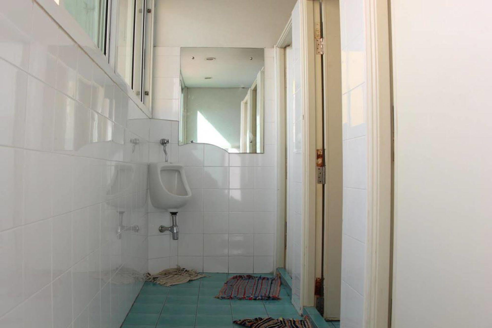 Oyo 1054 Phuket Backpacker Hostel Extérieur photo