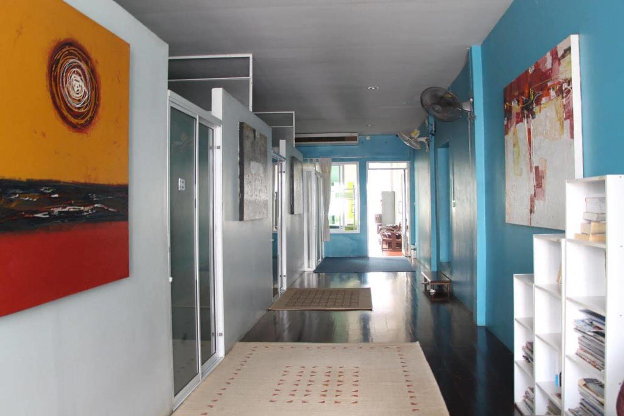 Oyo 1054 Phuket Backpacker Hostel Extérieur photo