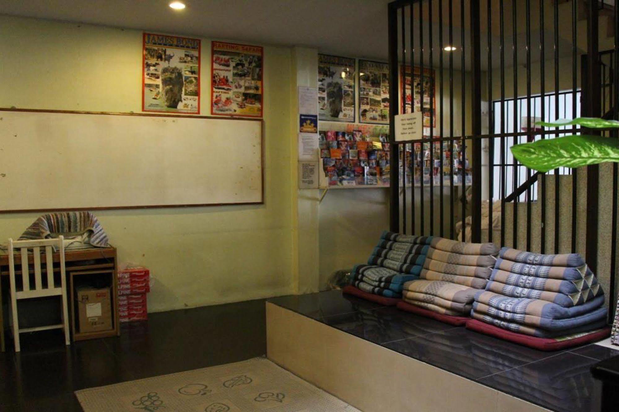 Oyo 1054 Phuket Backpacker Hostel Extérieur photo